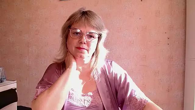 sweetsunset11 from StripChat is Freechat
