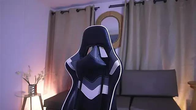 Try our streaming cams variety and talk on a personal level with our adorable girls streamers, showing off their bountiful shapes and dildos.