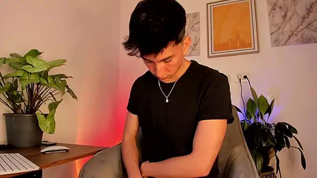 sweettaaron01 from StripChat