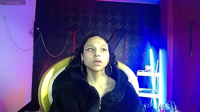 Sweettpleasure from StripChat