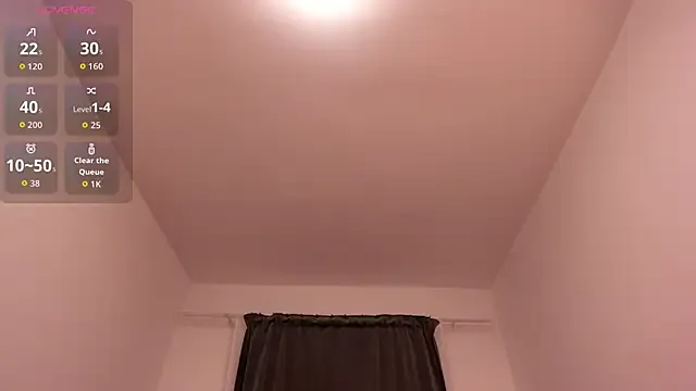 SweetViperr on StripChat 