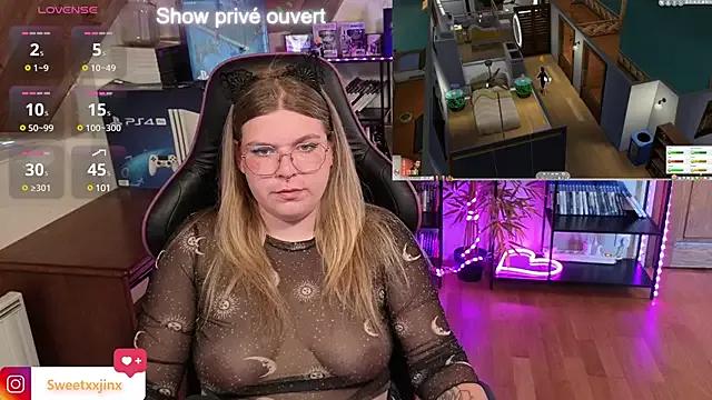 Try our streaming cams variety and talk on a personal level with our adorable girls streamers, showing off their bountiful shapes and dildos.