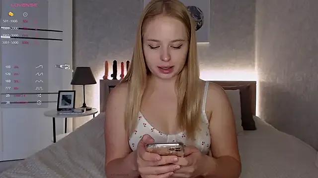 sweety_anya from StripChat is Freechat