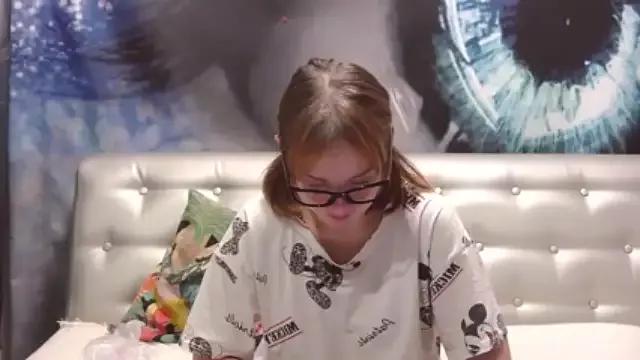 Sweety_Vikki from StripChat