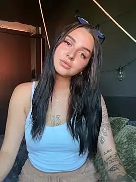 SweetYasmiine from StripChat
