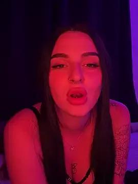 SweetYasmiine from StripChat is Freechat
