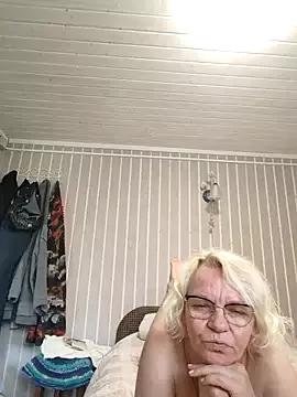 sweetymommyRina from StripChat