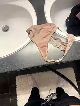 swissboy22 from StripChat