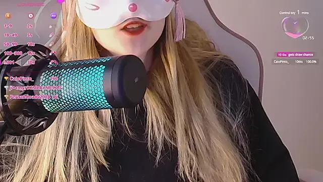 Sydney_Swan from StripChat is Freechat