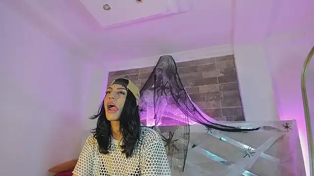 Tahhlia_rouge from StripChat