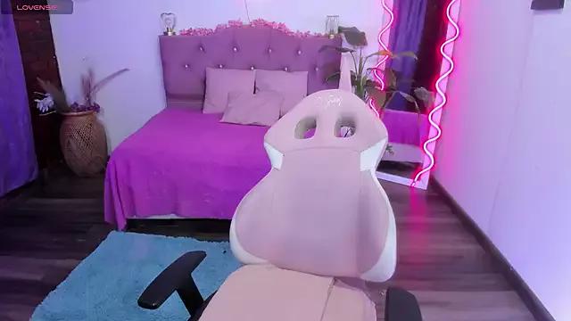 Try our streaming cams variety and talk on a personal level with our adorable girls streamers, showing off their bountiful shapes and dildos.