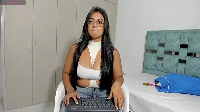 tamara_lovv from StripChat is Freechat