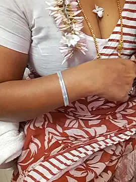 Tamil_Ammani from StripChat is Freechat