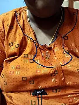 TAMIL_ELAKKIYA from StripChat is Freechat