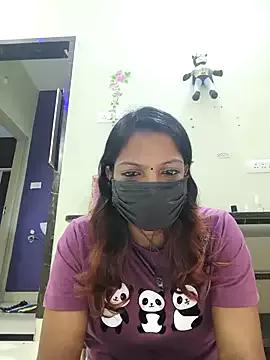 Tamil_Ishu from StripChat is Freechat