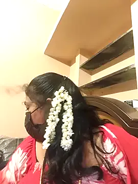 Tamil_Mithra from StripChat is Freechat