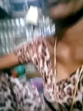 Tamilauntyhot from StripChat is Freechat
