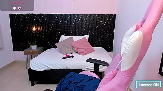 Try our streaming cams variety and talk on a personal level with our adorable girls streamers, showing off their bountiful shapes and dildos.