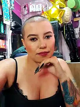 Try our streaming cams variety and talk on a personal level with our adorable girls streamers, showing off their bountiful shapes and dildos.