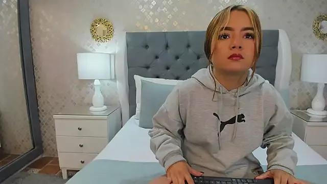 TaniaEvanhs from StripChat is Freechat