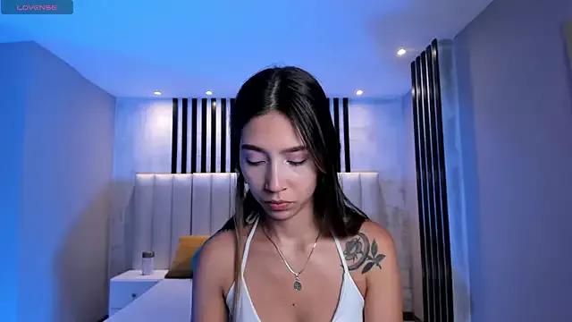 TaraLawrence from StripChat