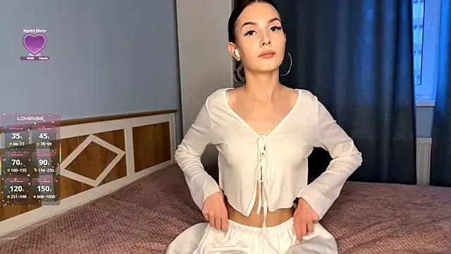 TariDehay from StripChat is Freechat