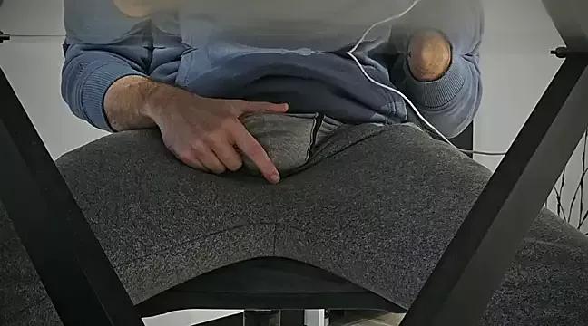 tastyme25 from StripChat