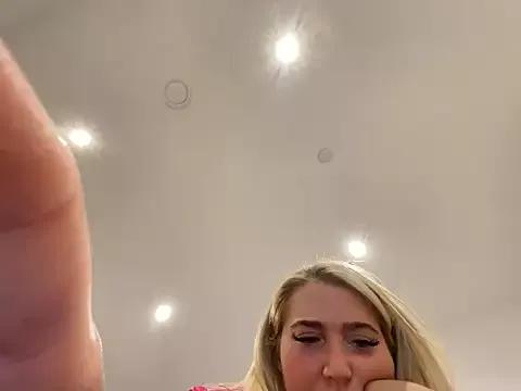 TastyTiffanyy from StripChat