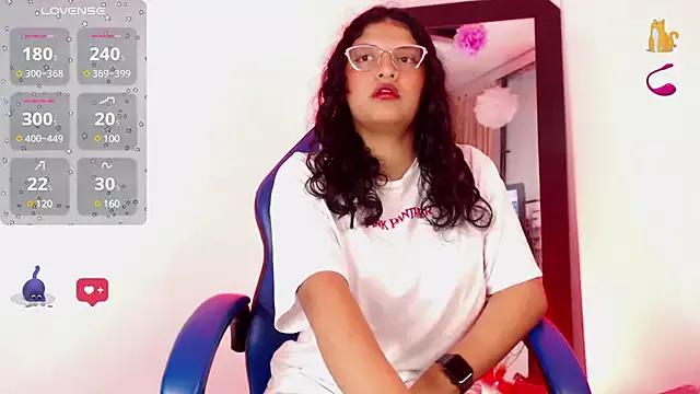 Taticute from StripChat is Freechat