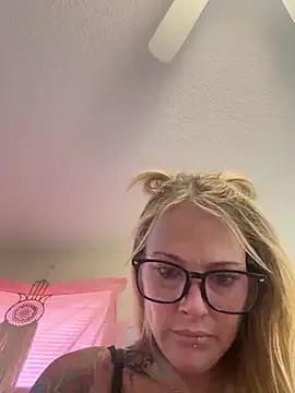 tattoobarbiexox from StripChat is Freechat
