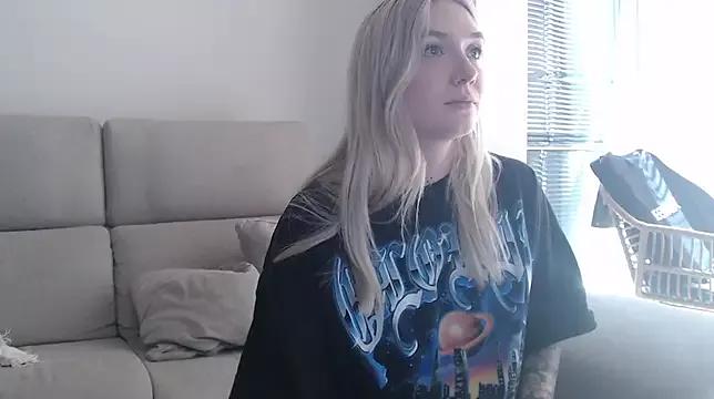 tattoobbgirl from StripChat