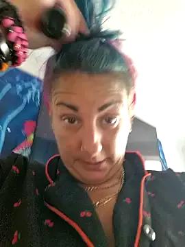 tattoomilf86 from StripChat is Freechat