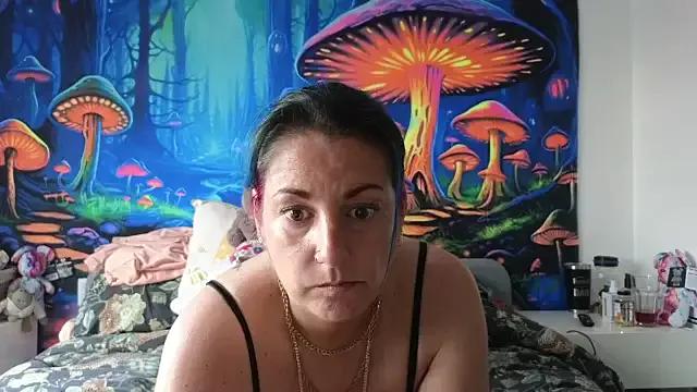 tattoomilf86 from StripChat