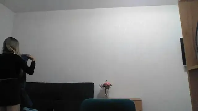 Tavriena from StripChat is Freechat