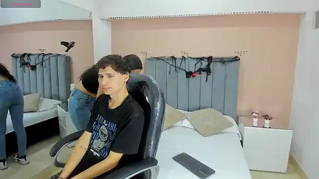 Taylor_and_exidt from StripChat is Freechat