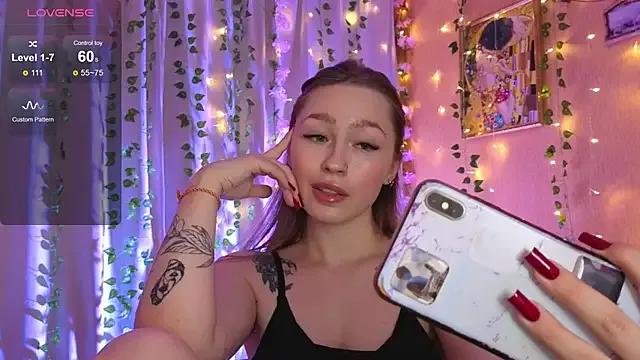 TeaseMeeNow from StripChat is Freechat