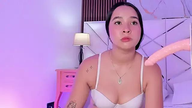 TEEN_FLOWERY from StripChat is Freechat