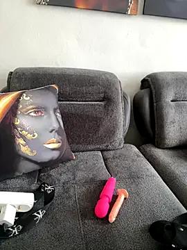 Teengirlmiaa from StripChat is Freechat