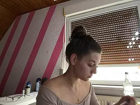 TeenMadisonRose from StripChat is Freechat