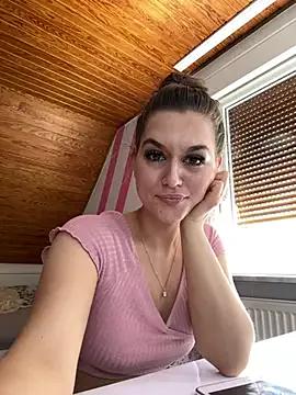 TeenMadisonRose from StripChat is Freechat