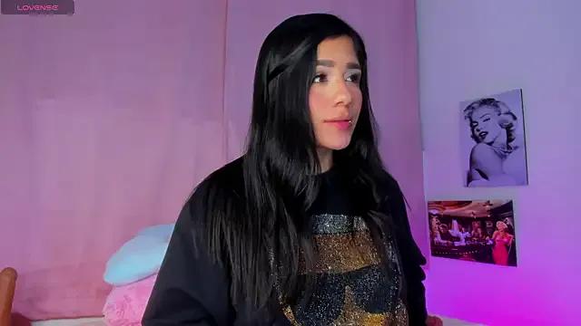 Tellmebri from StripChat