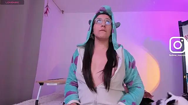 tellmemaddie from StripChat is Freechat