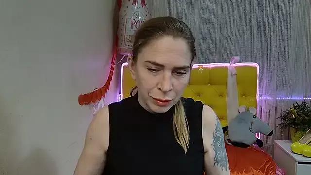 TessaDaybreak from StripChat