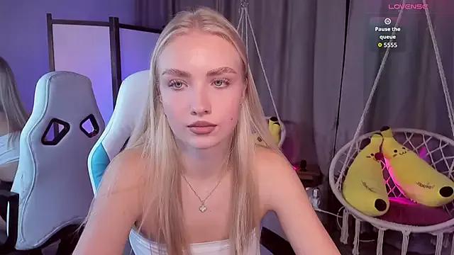 TessaGrays from StripChat is Freechat