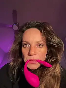 Texxaspearl from StripChat is Freechat