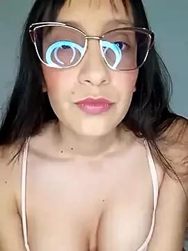 Thaamara_09 from StripChat