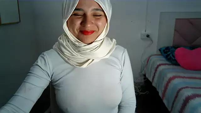 Thalian from StripChat is Freechat