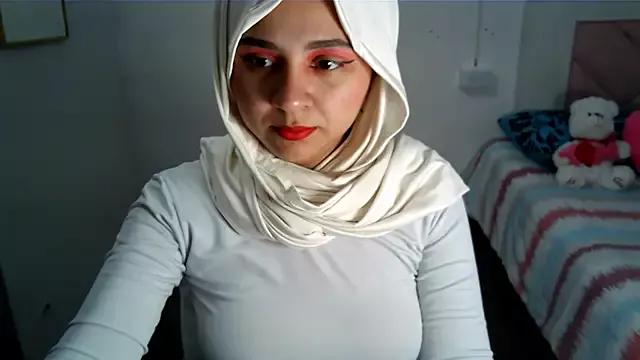 Thalian from StripChat is Freechat