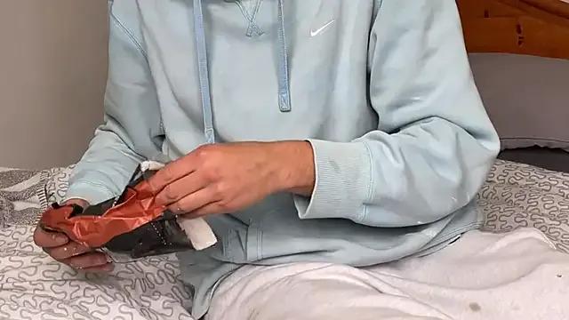 ThatGuyNextDoor1992 from StripChat