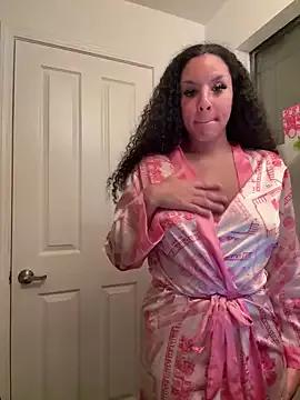 thatonelightskinn from StripChat